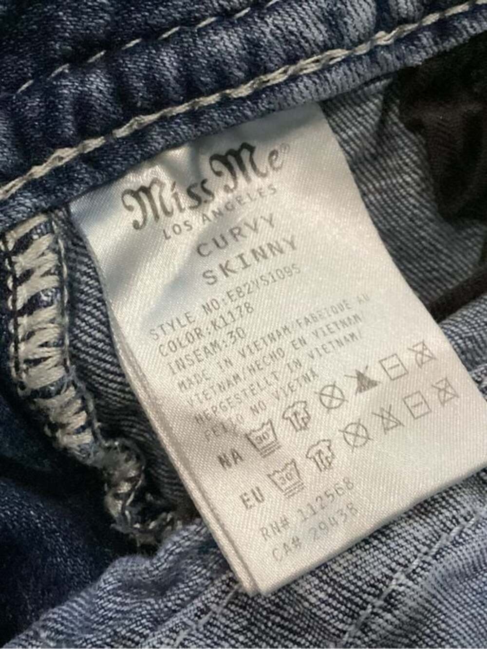Miss Me Curvy Skinny Jeans with Embellished Wing Pocket - Size 29 - Picture 5 of 6